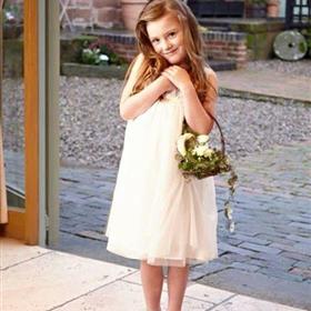 fwthumbBridesmaids Baskette.jpg